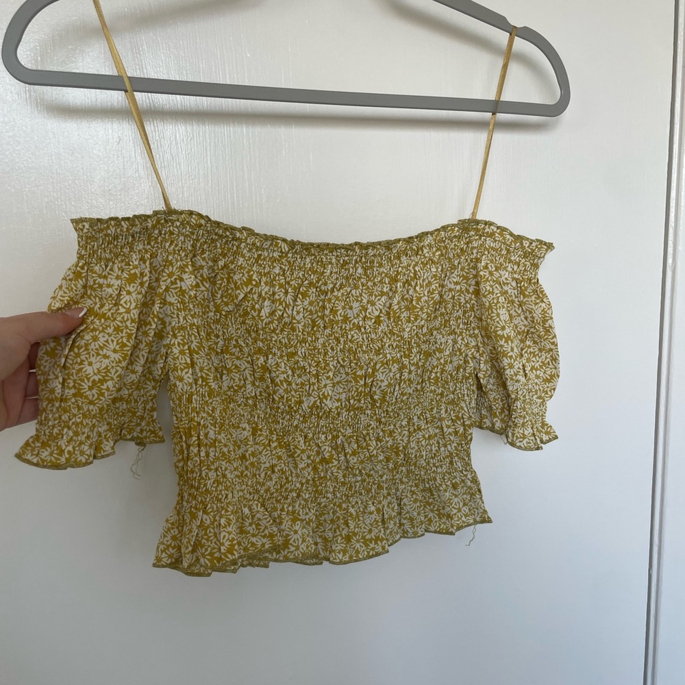 Off the shoulder Crop Top